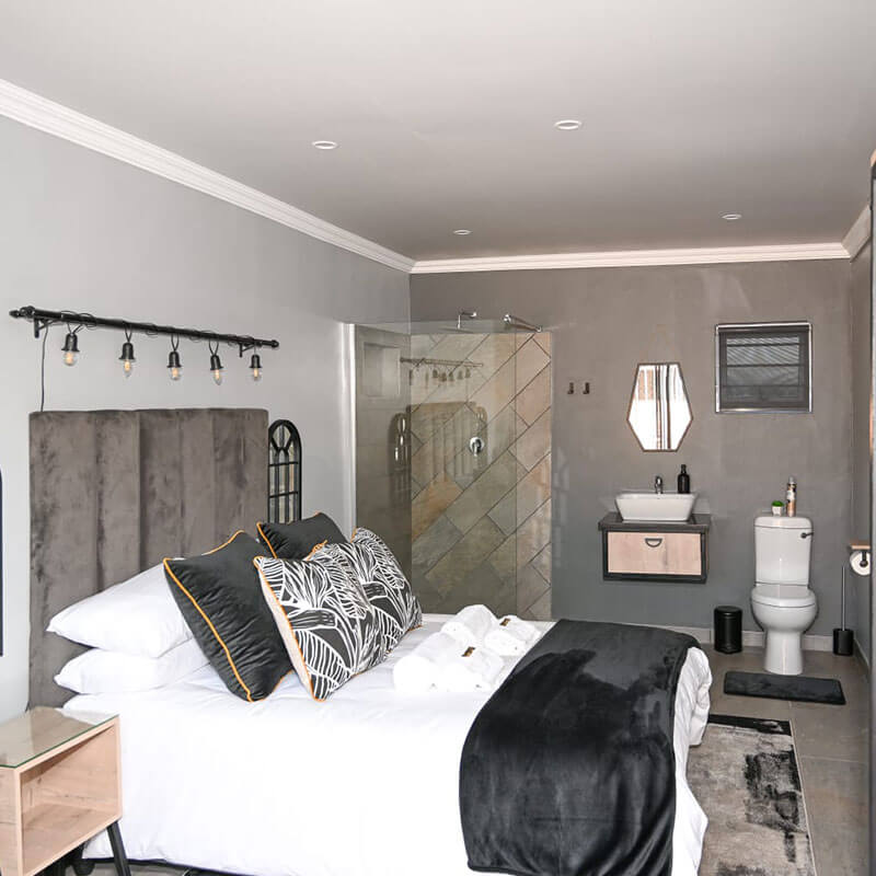 Guest room at Hartklop guest house in Kimberley